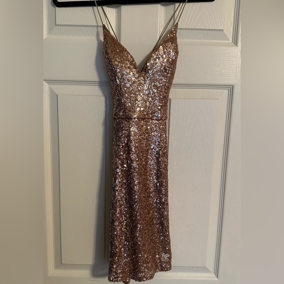 Hello Molly Dress - Picture 2 of 5